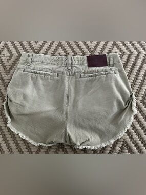 Frayed Hem Women's Shorts in Light Olive